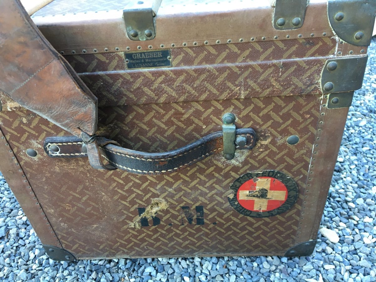 Old Travel Trunk. Made In Switzerland Graeser Lausanne-photo-6