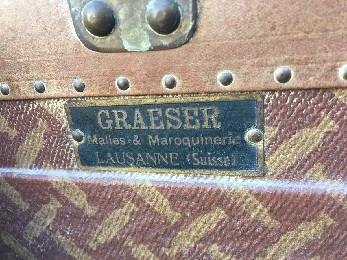 Old Travel Trunk. Made In Switzerland Graeser Lausanne-photo-7