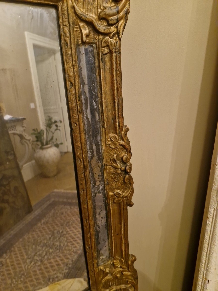 18th Century Carved Wooden Mirror -photo-4