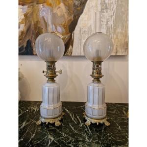 Paire De Lampe à Pétrole En Opaline Et Bronze Charles X 