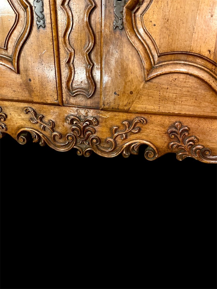 Louis XV Two-body Buffet In Walnut. -photo-1