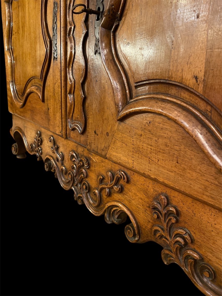 Louis XV Two-body Buffet In Walnut. -photo-3