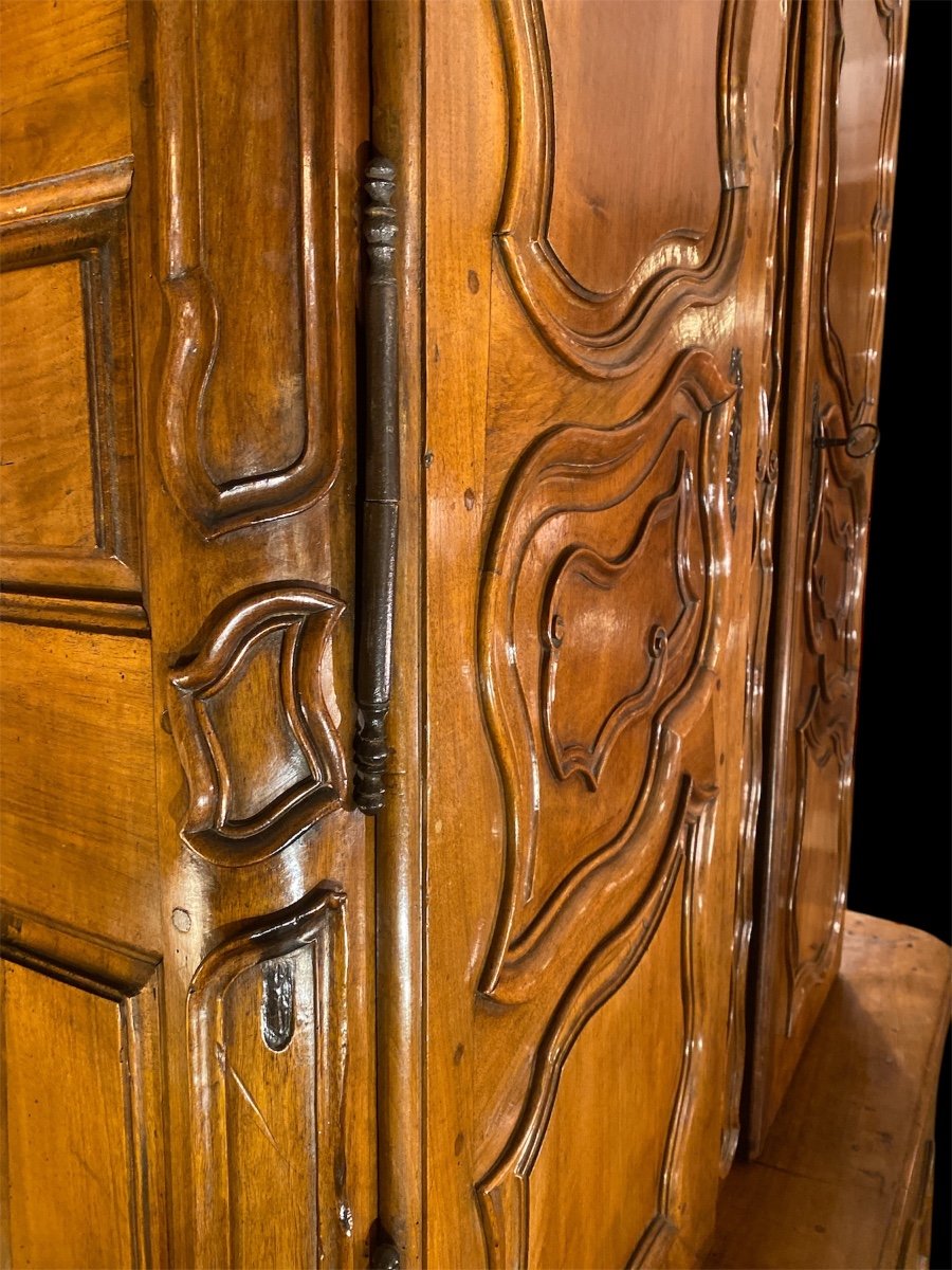 Louis XV Two-body Buffet In Walnut. -photo-6