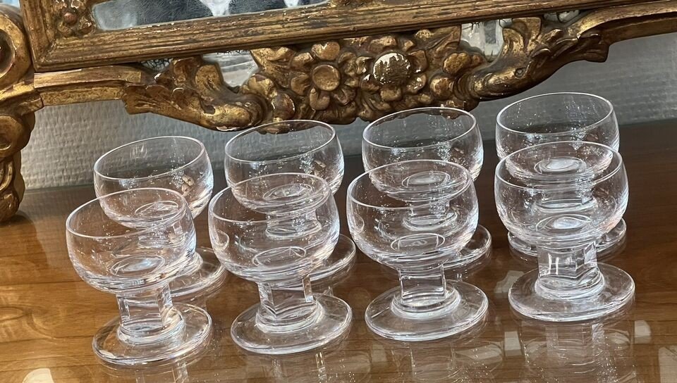 Sevres /  Serie De 8 Verres 8 Cm Art Deco Cristal Signe 