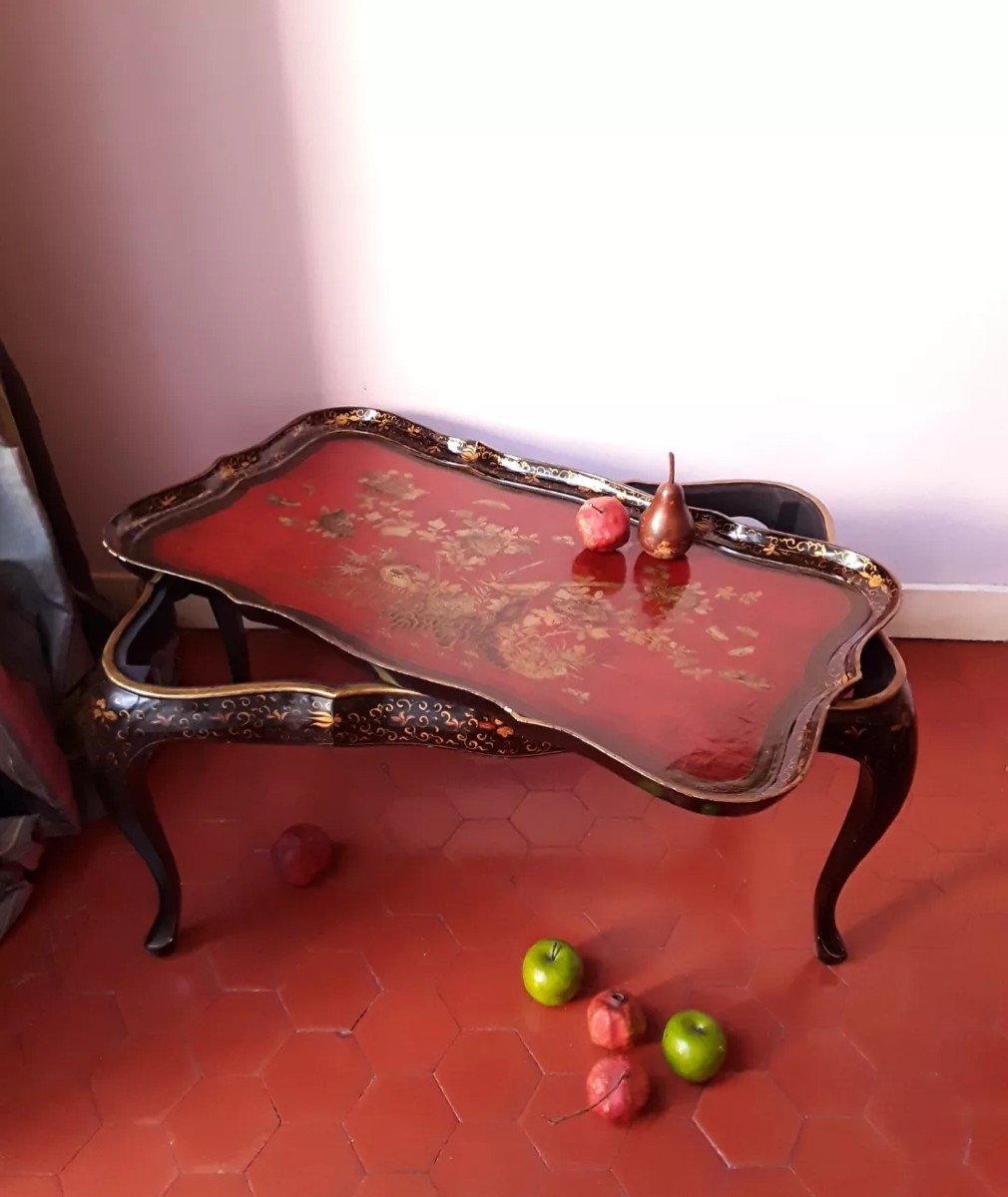 Table Basse En Laque Polychrome. 