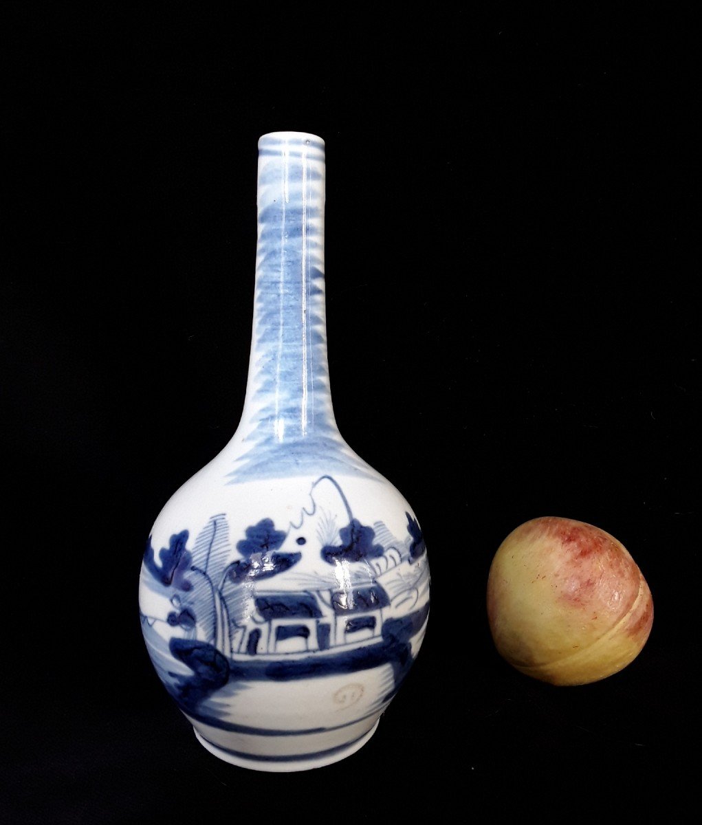 Chinese Porcelain Vase For Vietnam. 