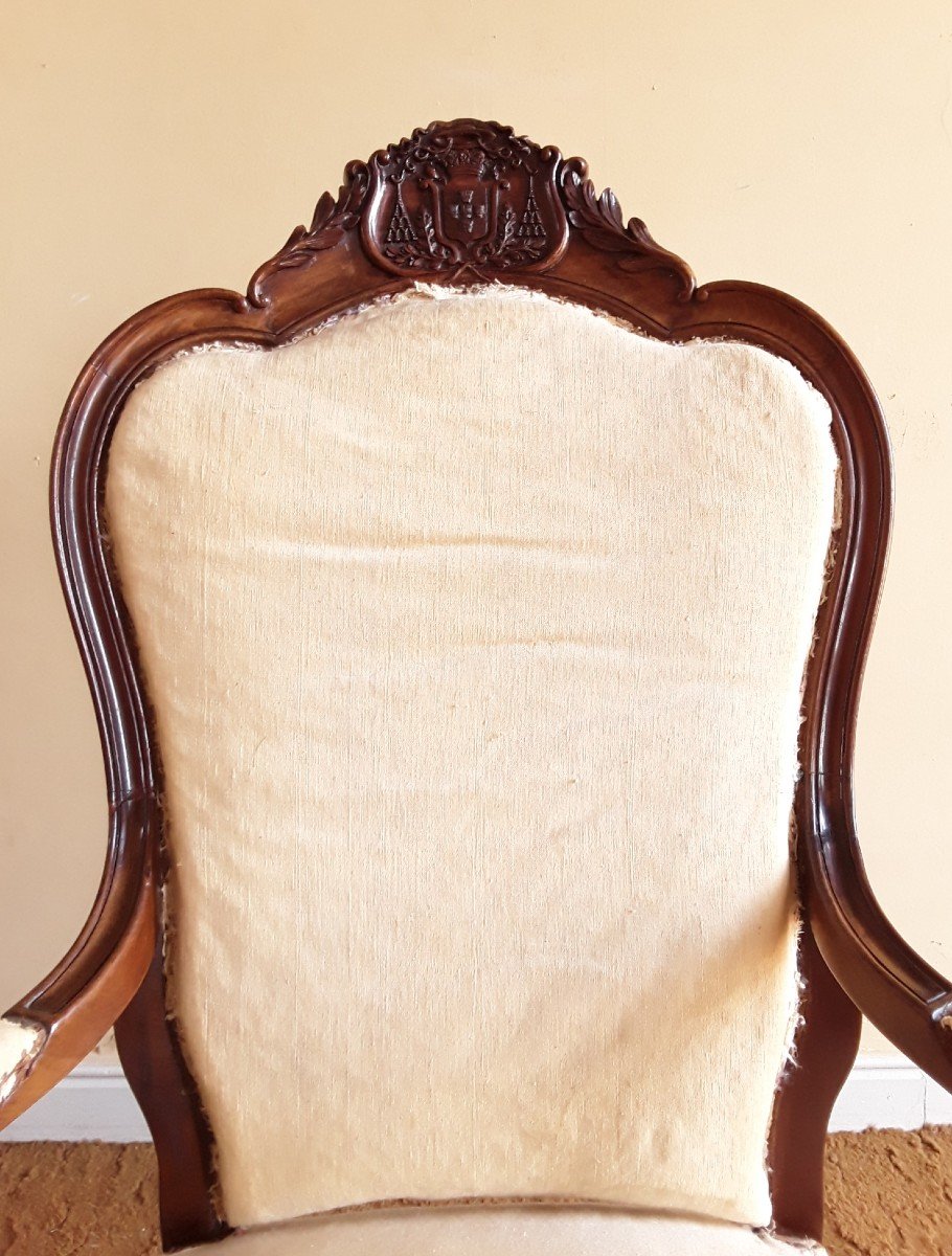 19th Century Armchair Carved With Coat Of Arms. -photo-3