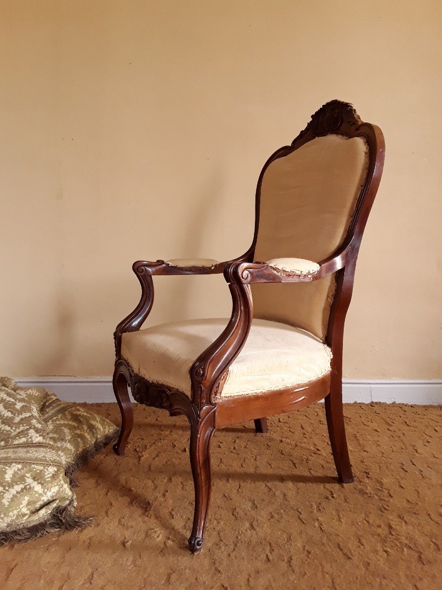 19th Century Armchair Carved With Coat Of Arms. -photo-2