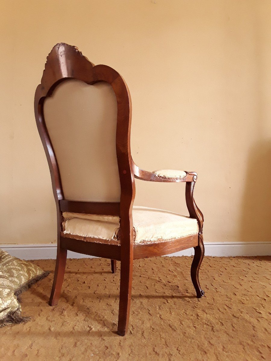 19th Century Armchair Carved With Coat Of Arms. -photo-4