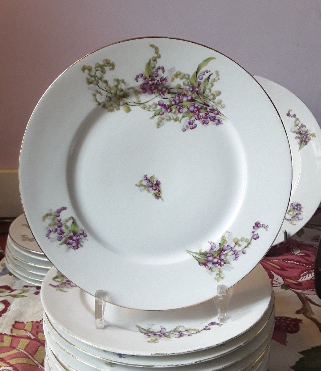 Service De Table En Porcelaine De Limoges.  (38pcs).-photo-1