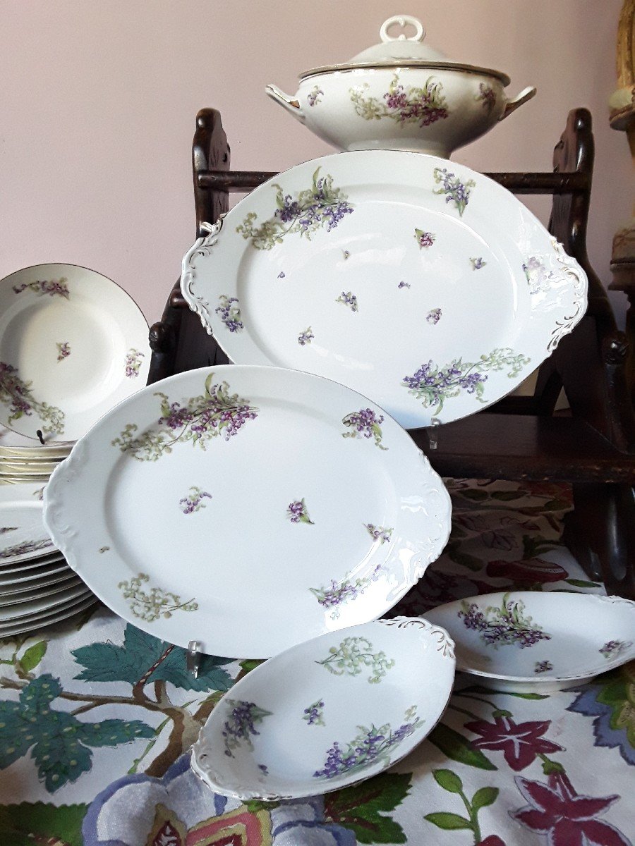 Service De Table En Porcelaine De Limoges.  51 Pcs.-photo-3