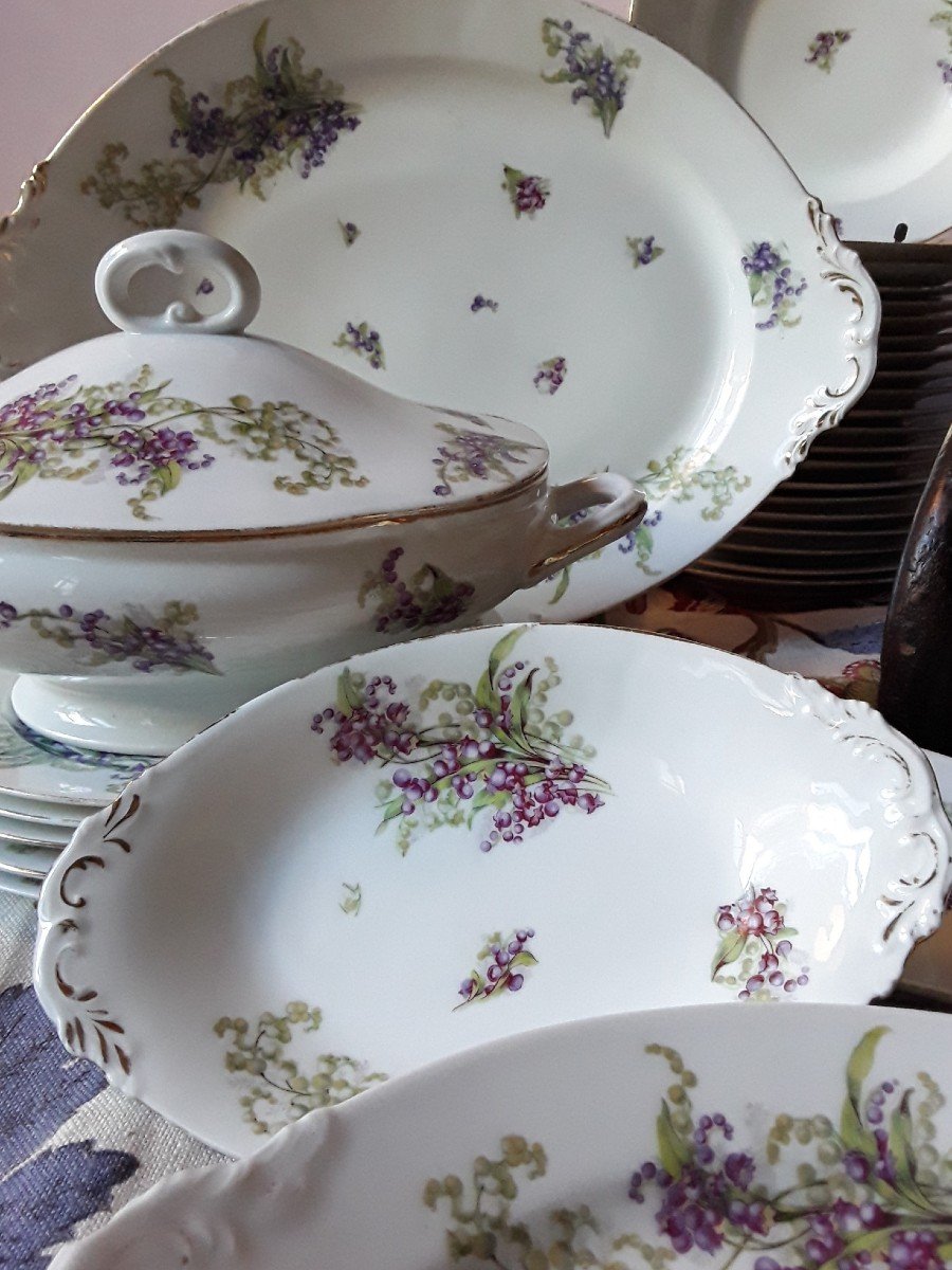 Service De Table En Porcelaine De Limoges.  51 Pcs.-photo-6