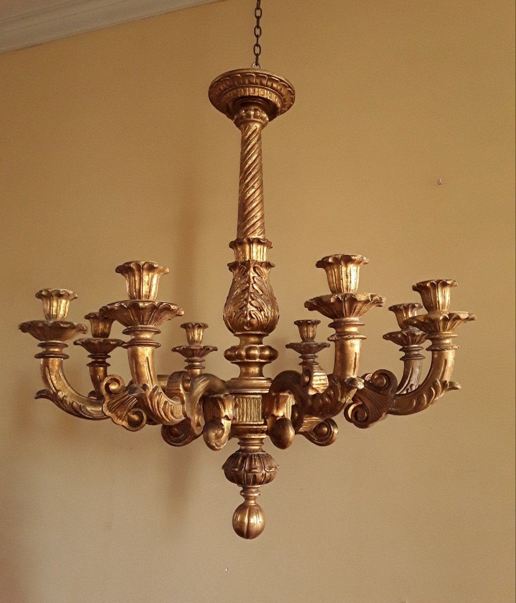 Grand Lustre En Bois Doré (diamètre 85 cm).-photo-1