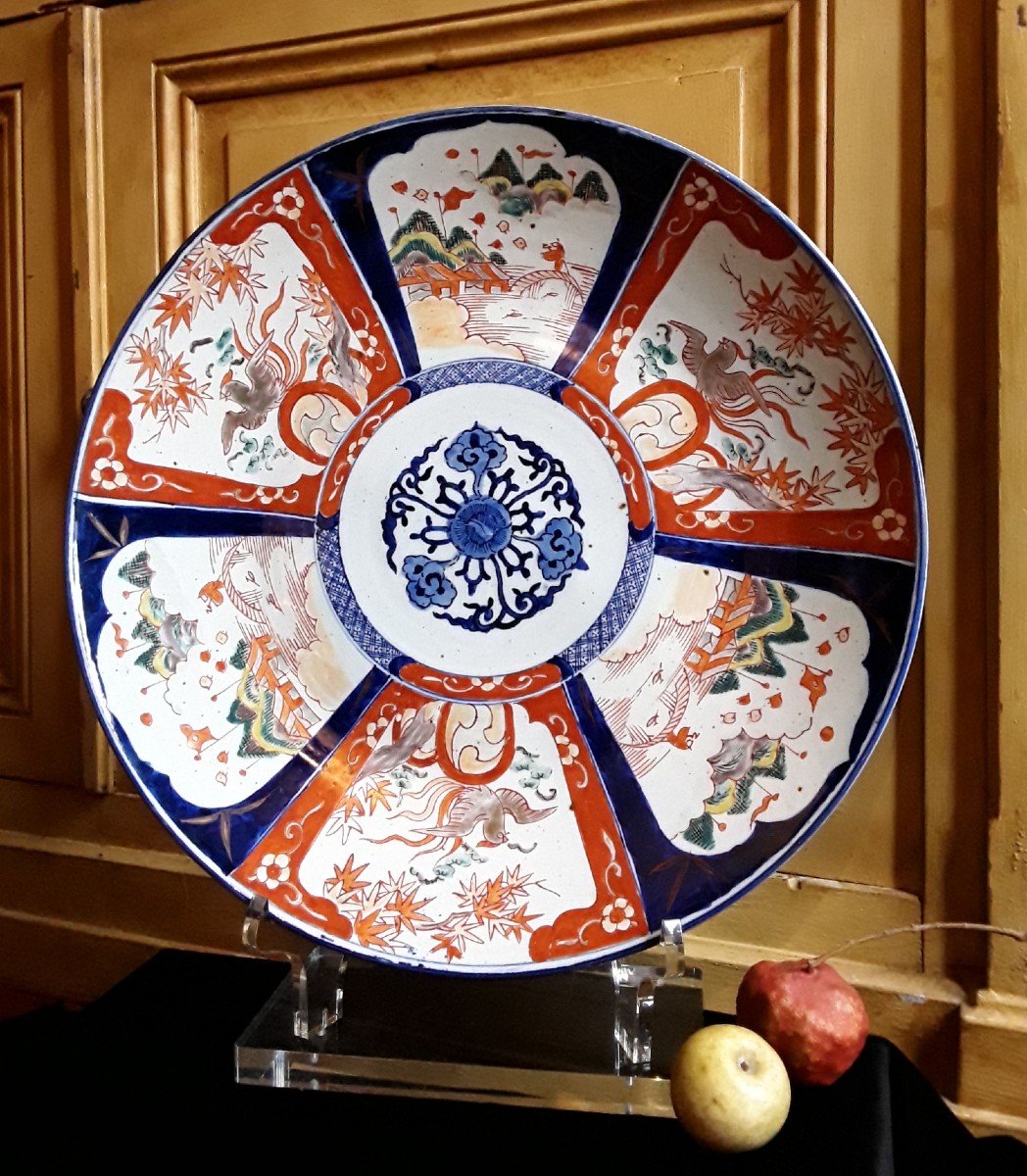 Grand Plat En Porcelaine Dit " Imari" . époque Edo.