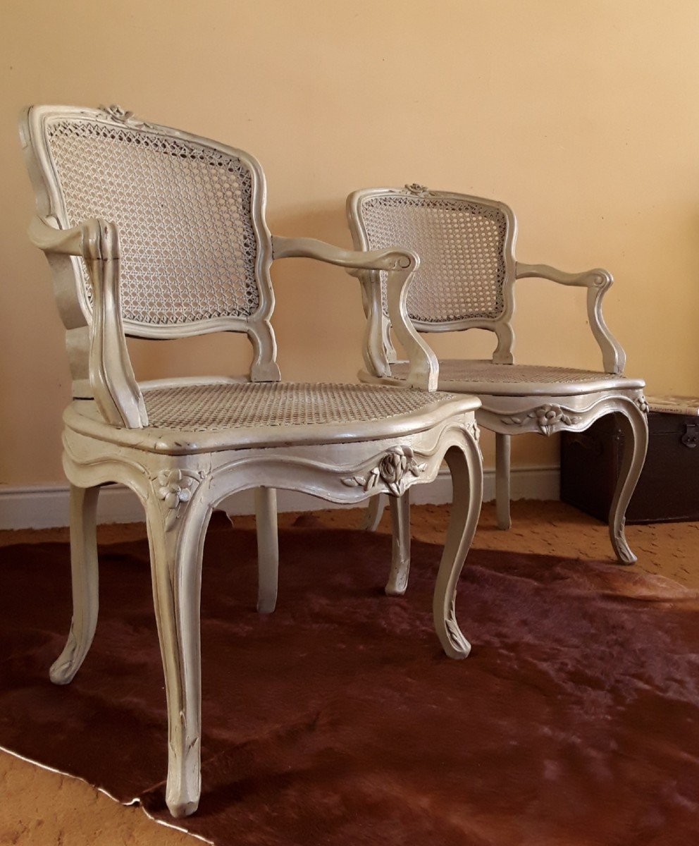 Paire De Fauteuils Lyonnais d'époque Louis XV. 