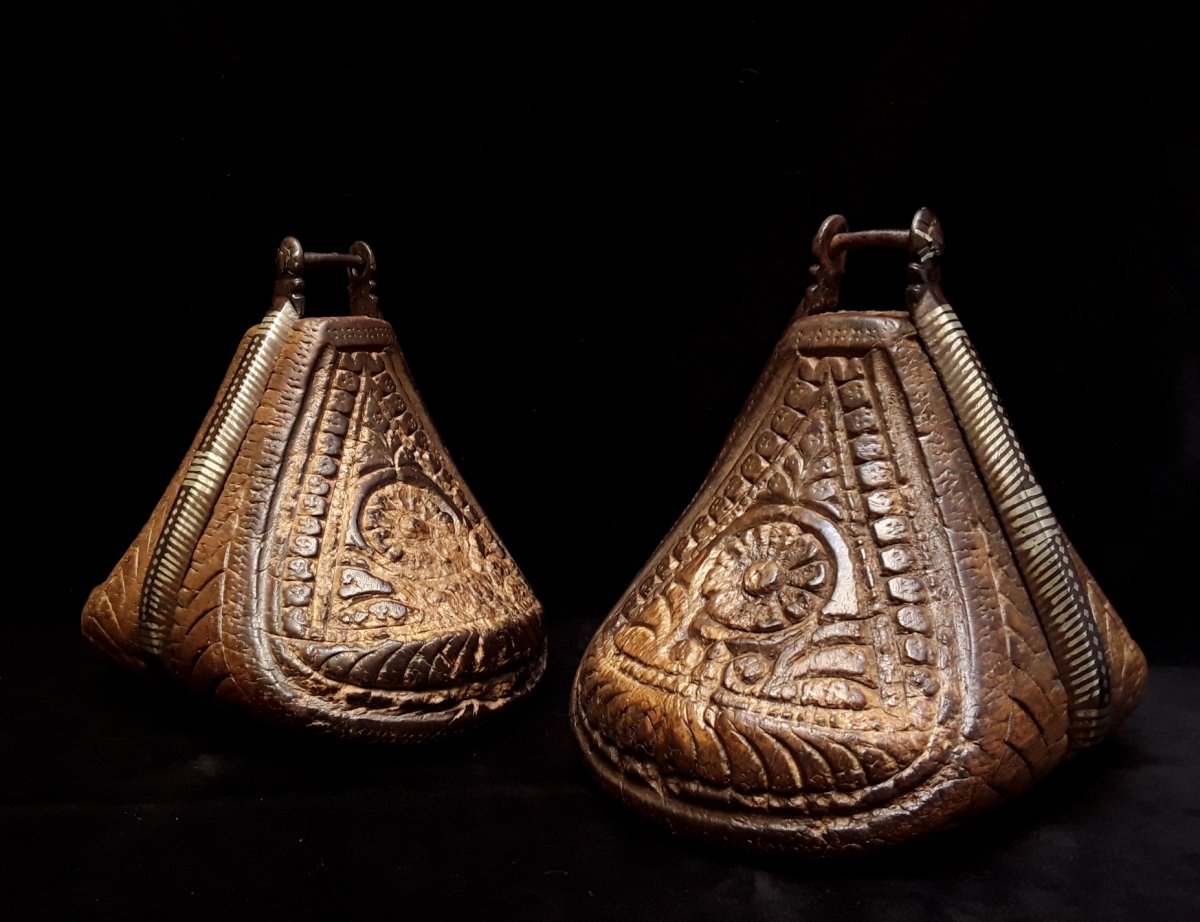 Pair Of Damascene Stirrup Of Silver. Nineteenth Century.-photo-7