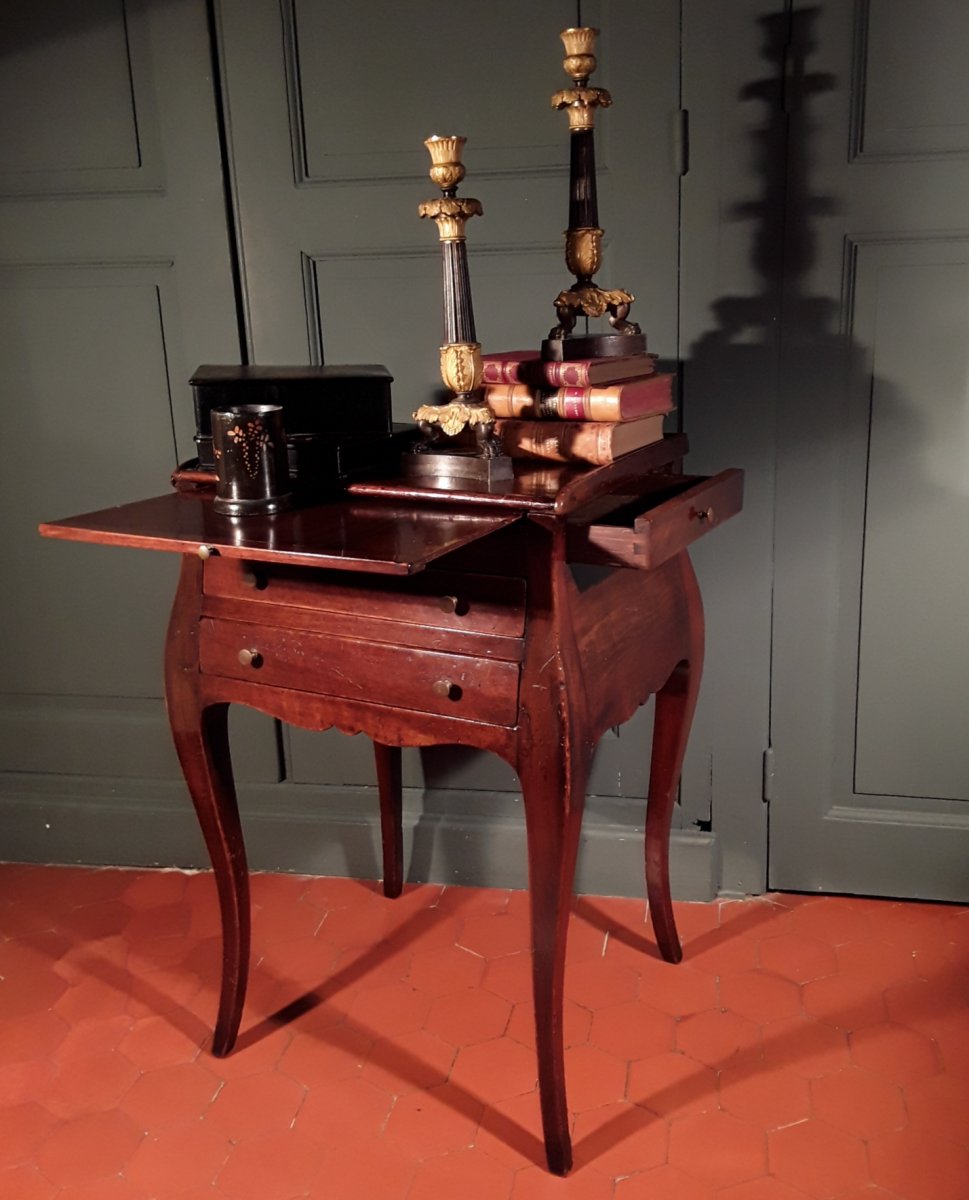 Mahogany Living Room Table. Period XIX Th Century.