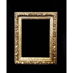 Small 17th Century Gilded Wooden Frame. 