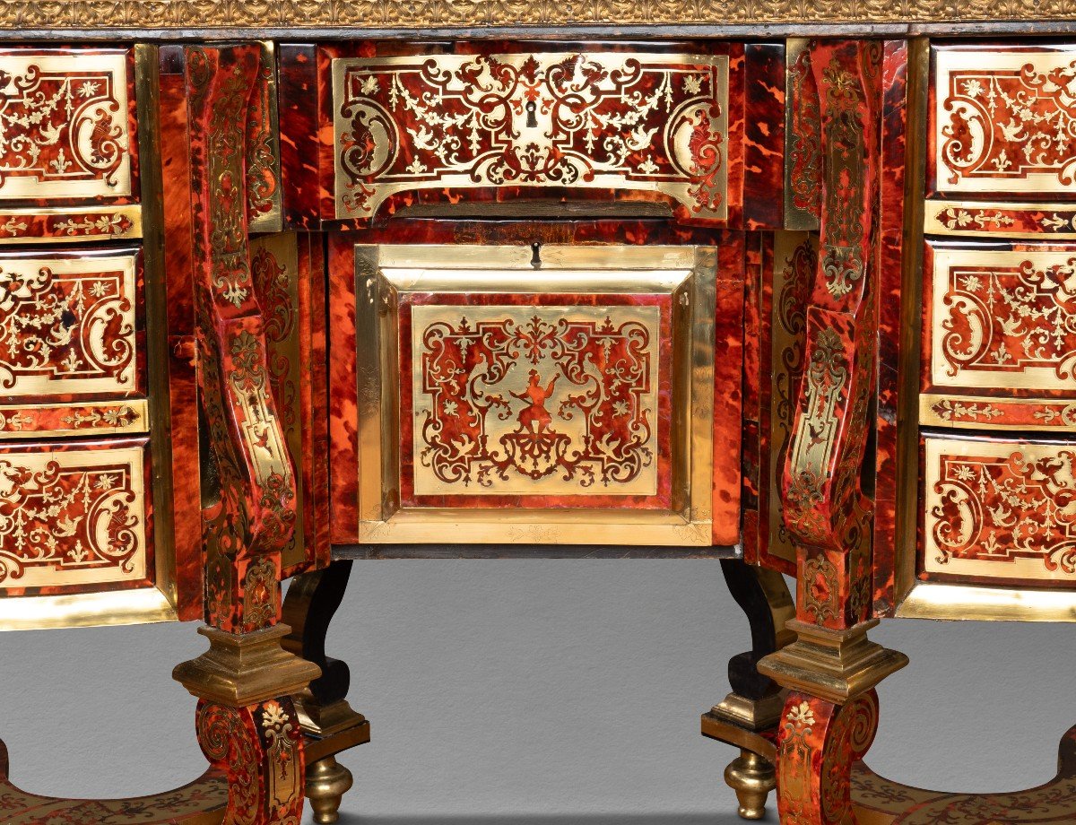 Bureau Mazarin en marqueterie Boulle d'écaille de tortue et laiton, époque Louis XIV-photo-3