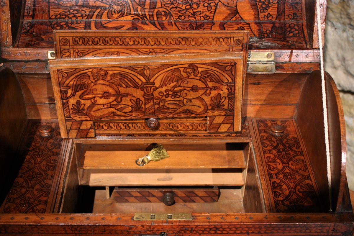 16th C. Venetian Cedar Casket With Secrets-photo-3