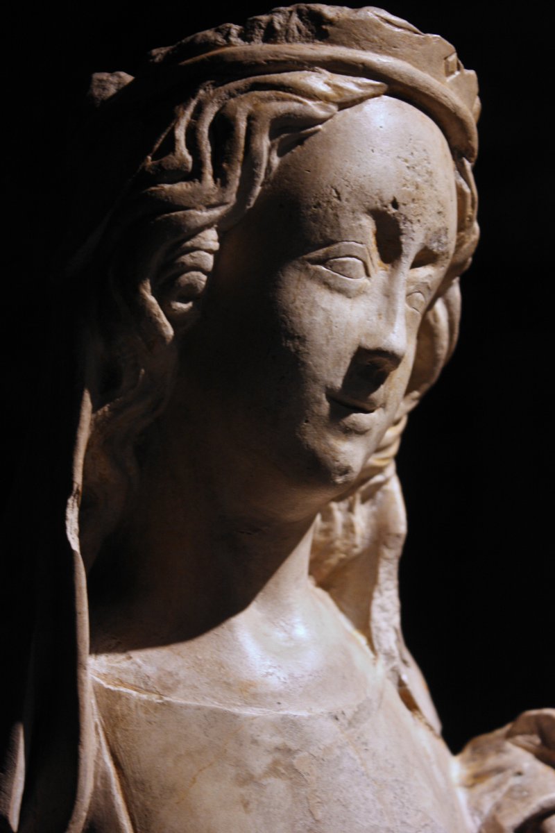 A Mid-14th C. Stone Figure Of Virgin And Child-photo-7