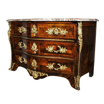 Commode Galbée En Placage De Palissandre d'époque Louis XV