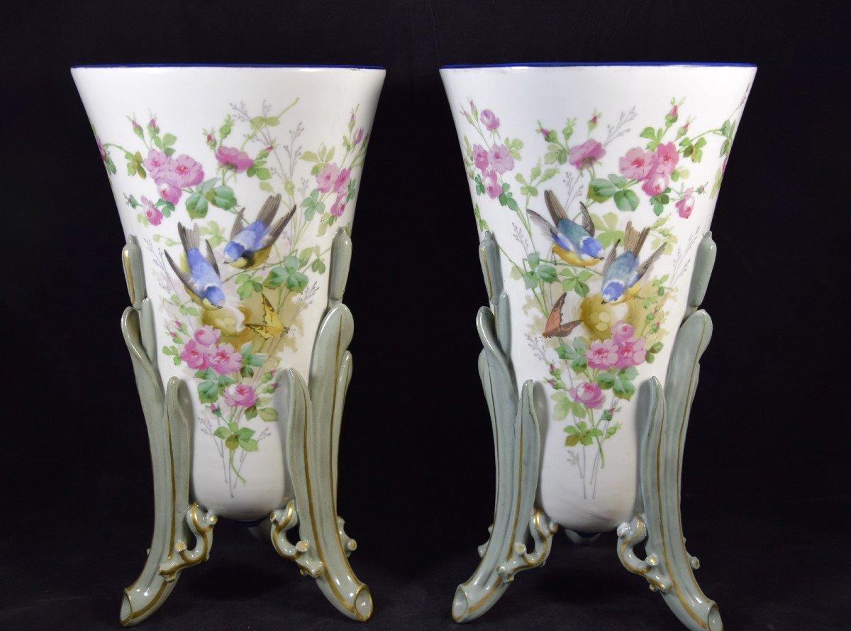 Pair Of Large Paris Porcelain Vases, Decorated With Birds And Butterflies -photo-2