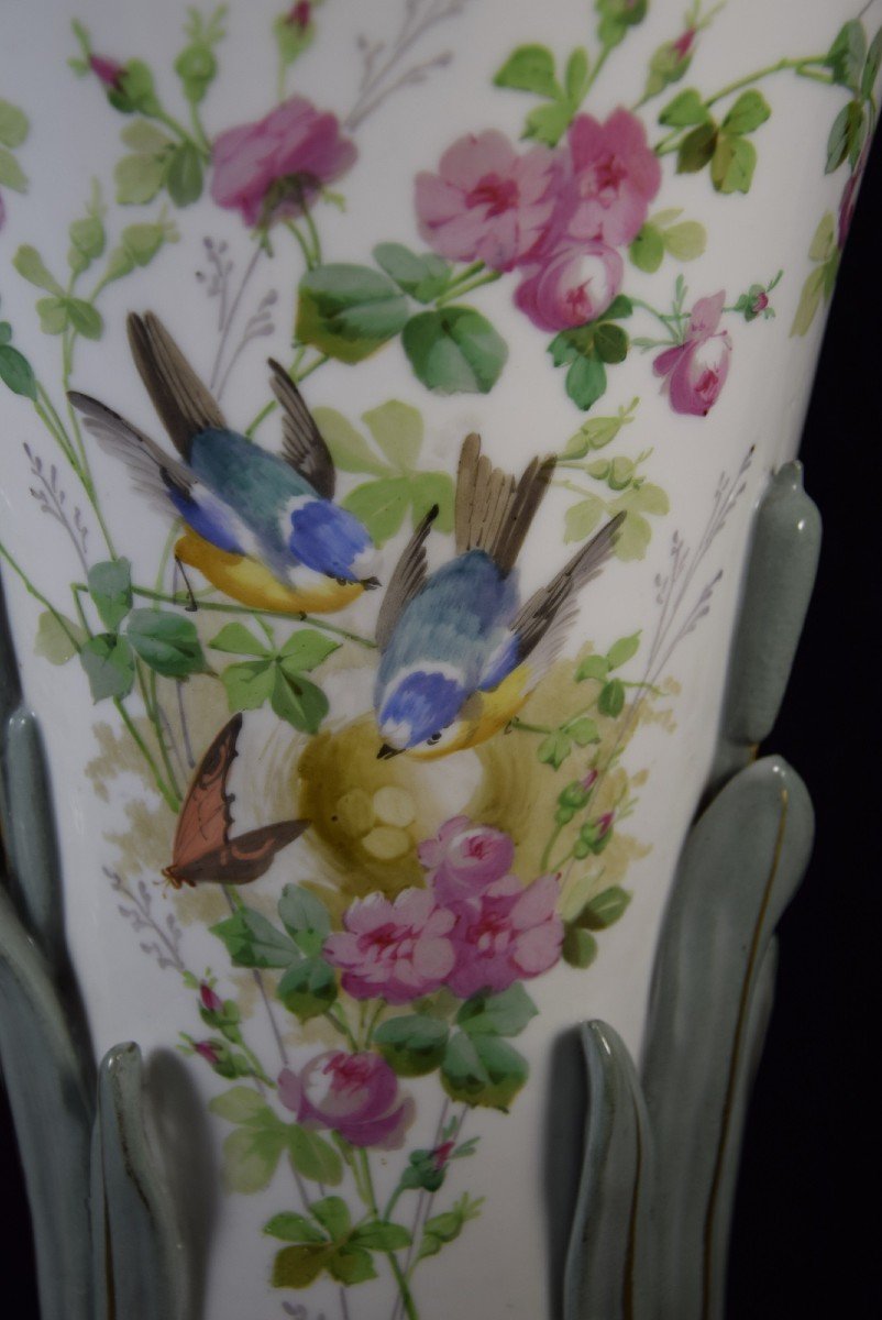 Pair Of Large Paris Porcelain Vases, Decorated With Birds And Butterflies -photo-4