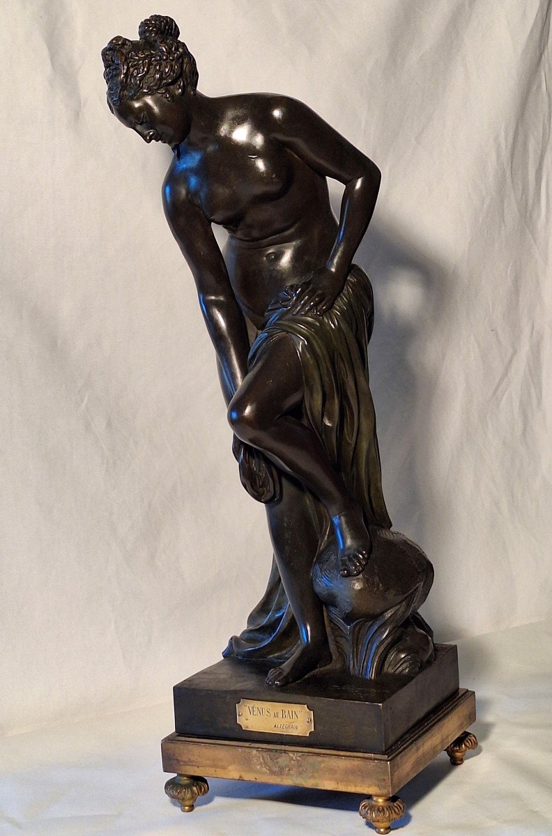 Christophe Gabriel Allegrain( d'après)  1710/1795  "Vénus au bain "sculpture en bronze  19ème 