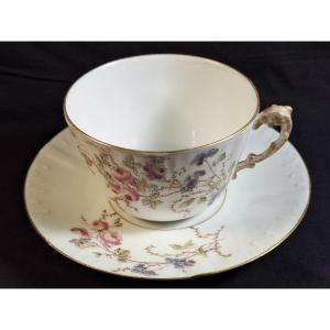 Tasse à thé ou chocolat  et sa  sous-tasse en porcelaine de Limoges , Maison Laviolette 1896