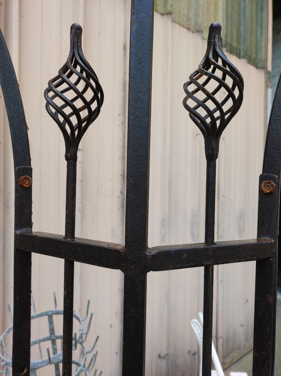 Solid Iron Arbor -photo-2