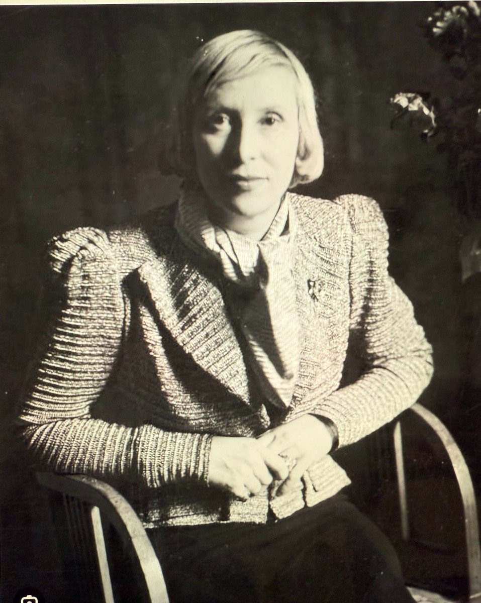 Portrait De Suzy Solidor Devant Le Port De Saint Tropez Par Son Amie G Schuster-outin En 1936 -photo-5