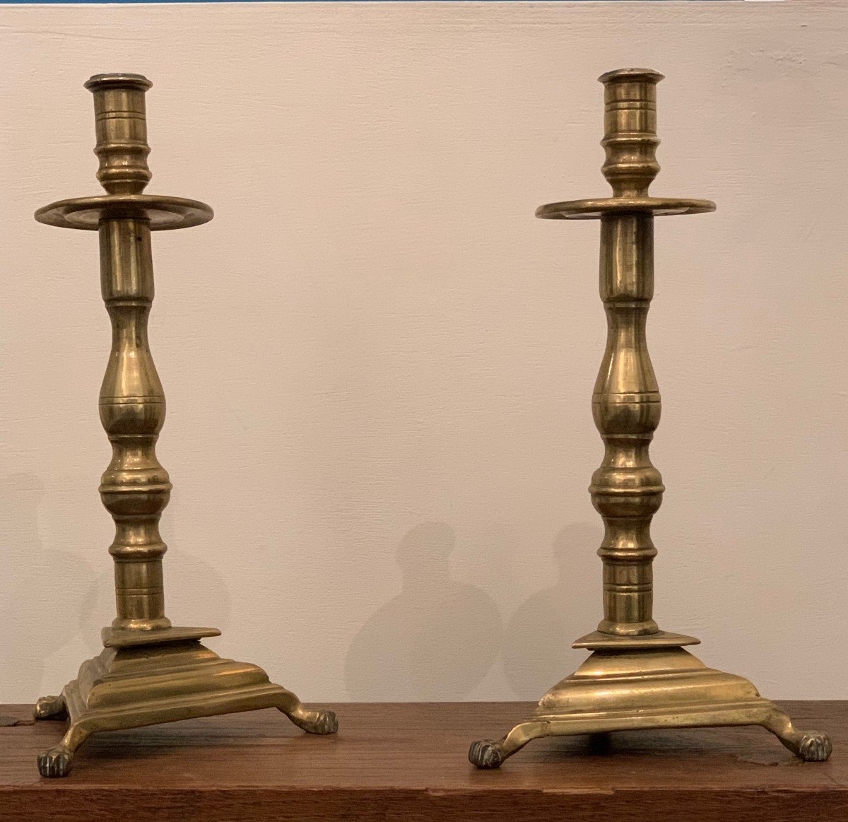 2 Spanish Candlesticks - Bronze - XVII Century 