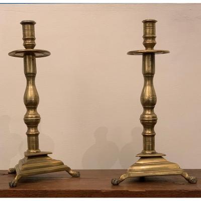 2 Spanish Candlesticks - Bronze - XVII Century 