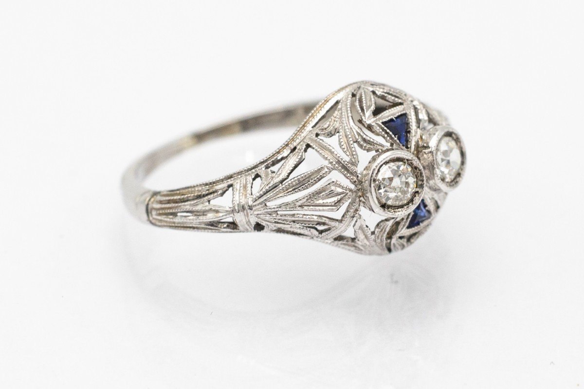 Art Deco Ring With Diamonds And Sapphires.-photo-3