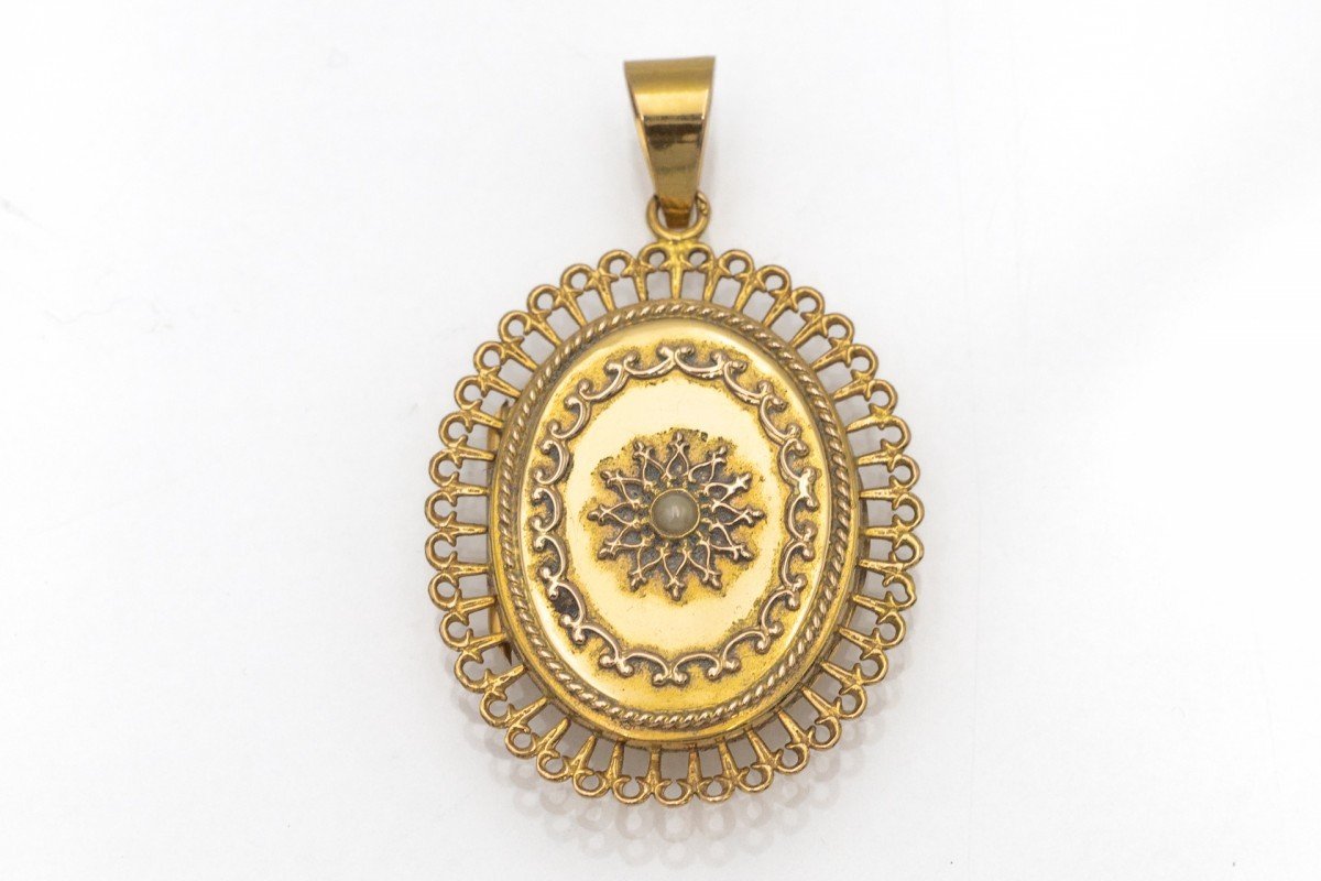 Old Sentimental Medallion In Gold Decorated With A Pearl, France.-photo-2