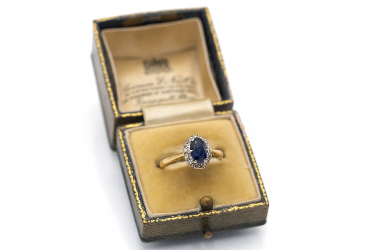 Old Gold Ring With Diamonds And Sapphire.-photo-3