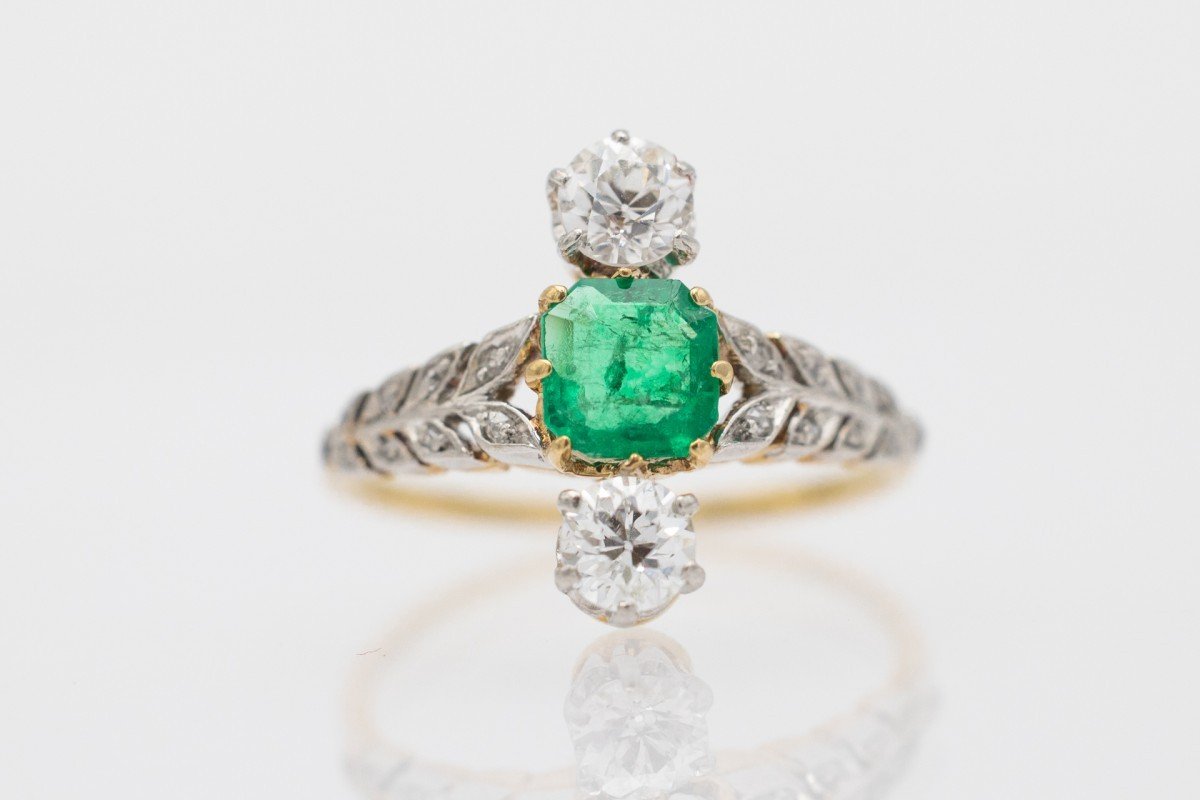 Belle Epoque Gold Ring With Emerald And Diamonds, Early 20th Century.