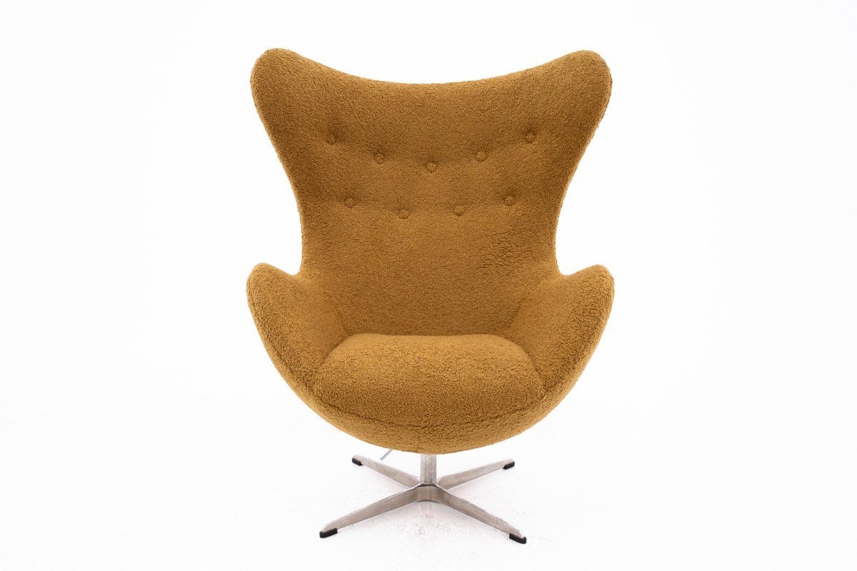 Le Fauteuil Egg - Symbole Du Design Danois. Unique. Après Rénovation.