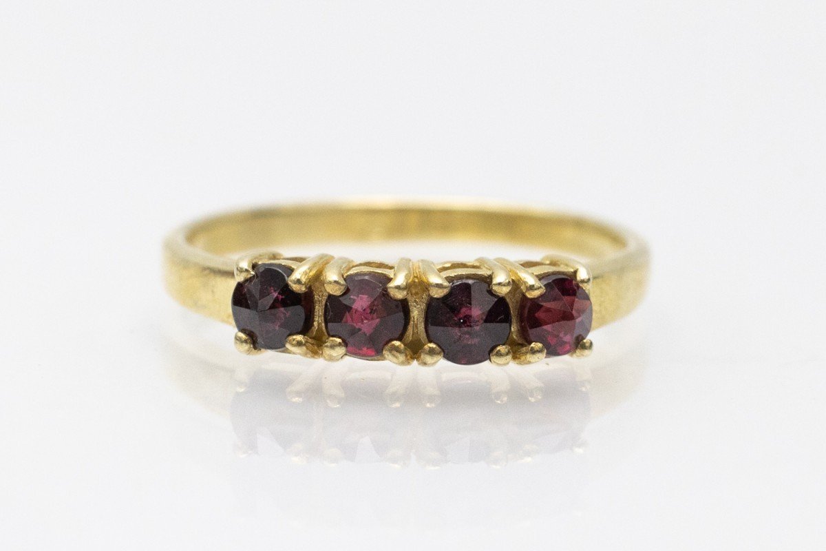 Elegant Garnet Ring.