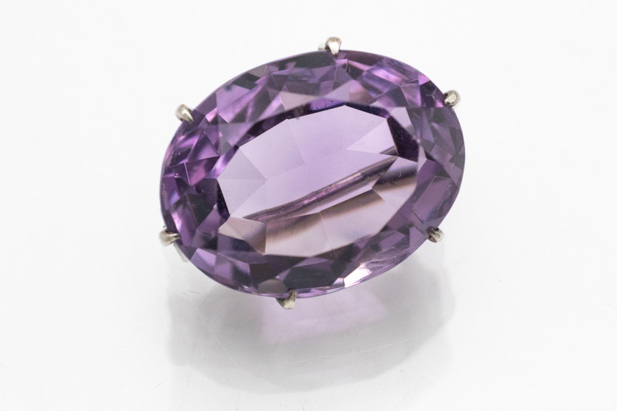 Antique Brooch - Oval Amethyst Set In Silver.