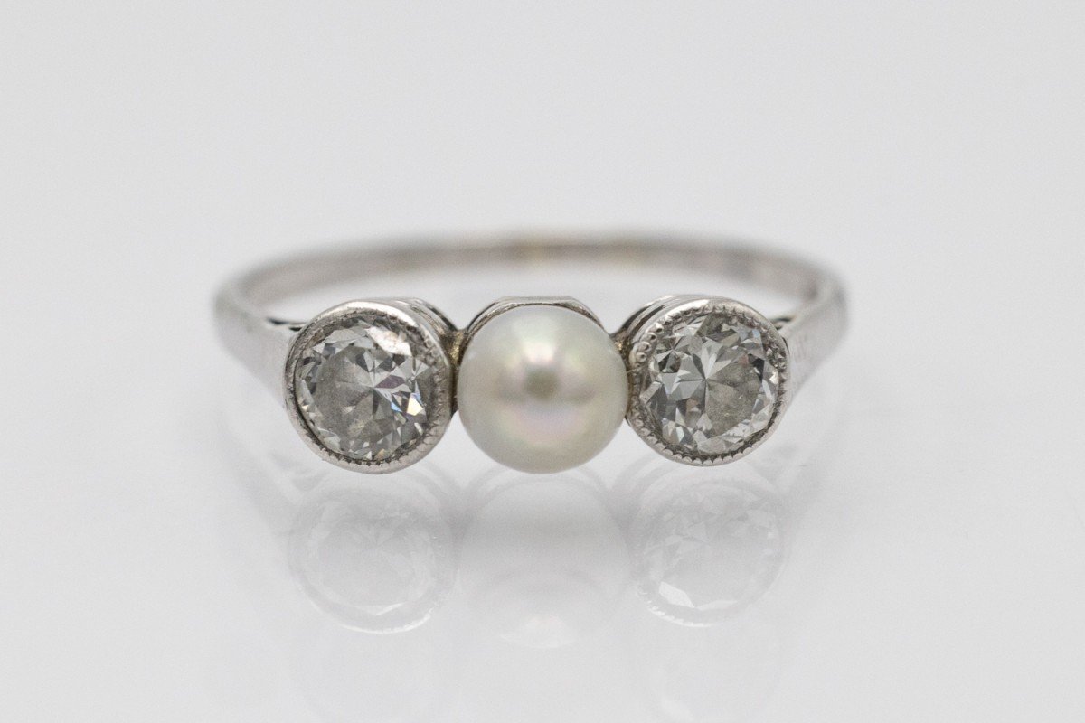 Antique White Gold Ring With Diamonds And Pearl-photo-3