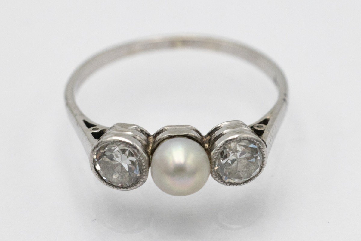 Antique White Gold Ring With Diamonds And Pearl-photo-4