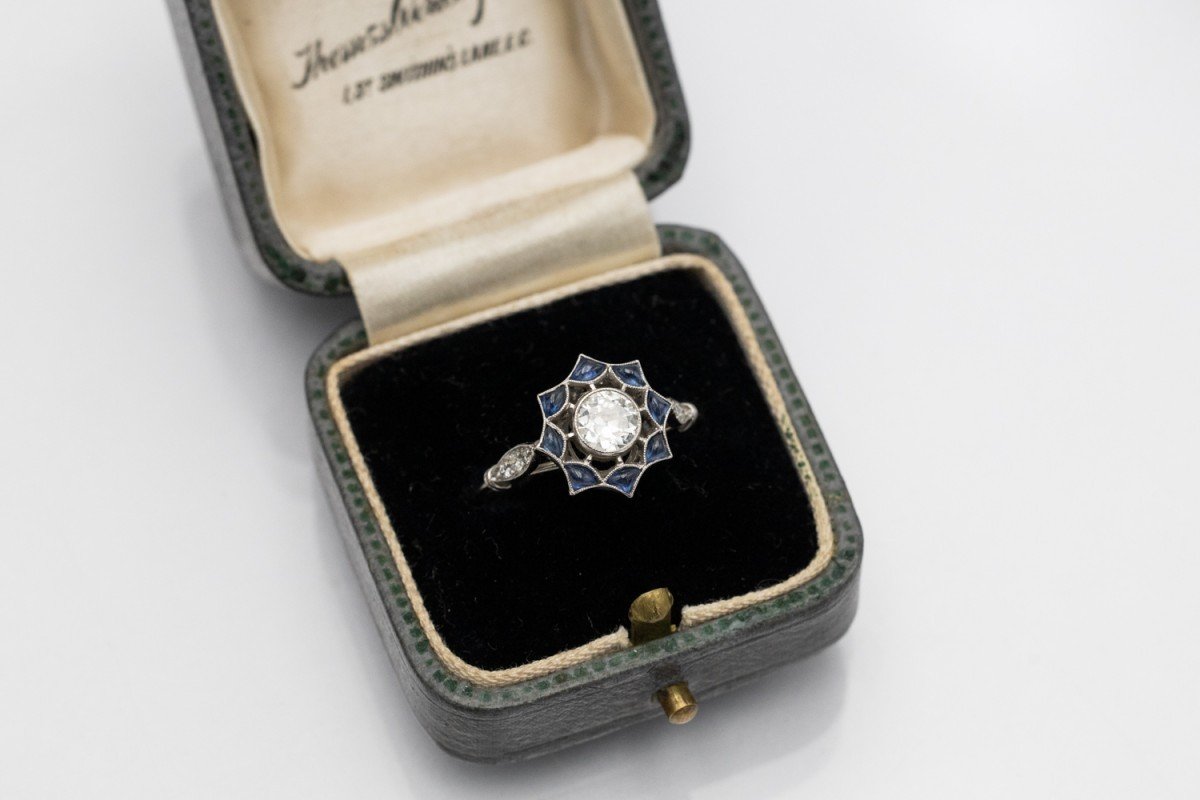 Old Platinum Ring With Diamonds And Sapphires, First Half Of The 20th Century.-photo-3