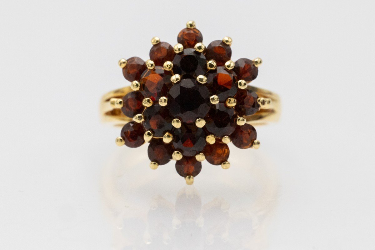 Vintage Ring With Garnets