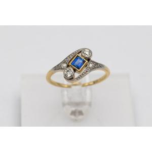 Antique Gold Ring With Natural Sapphire And Diamonds.