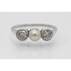 Antique White Gold Ring With Diamonds And Pearl