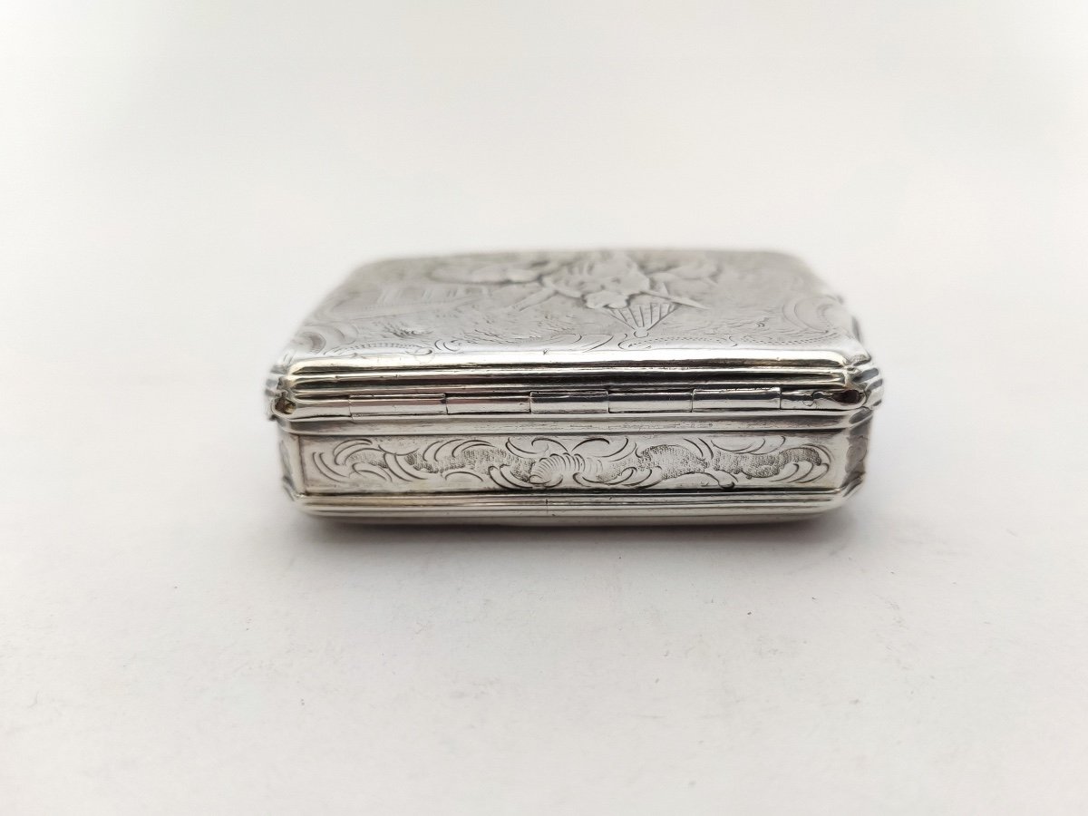  Superb 18th Century Sterling Silver Snuff Box. Rocaille Decor Louis XV Period. 18th-photo-1