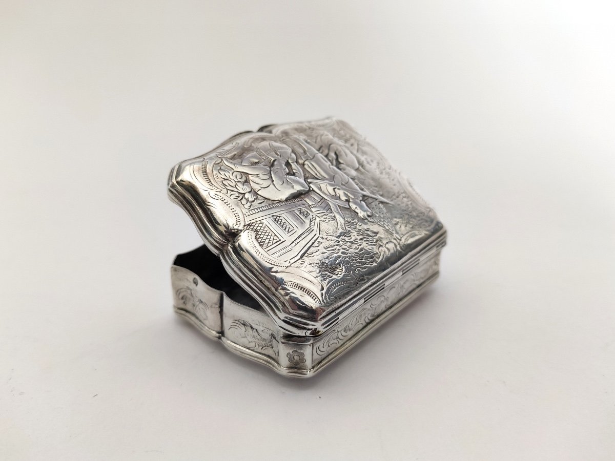  Superb 18th Century Sterling Silver Snuff Box. Rocaille Decor Louis XV Period. 18th-photo-7