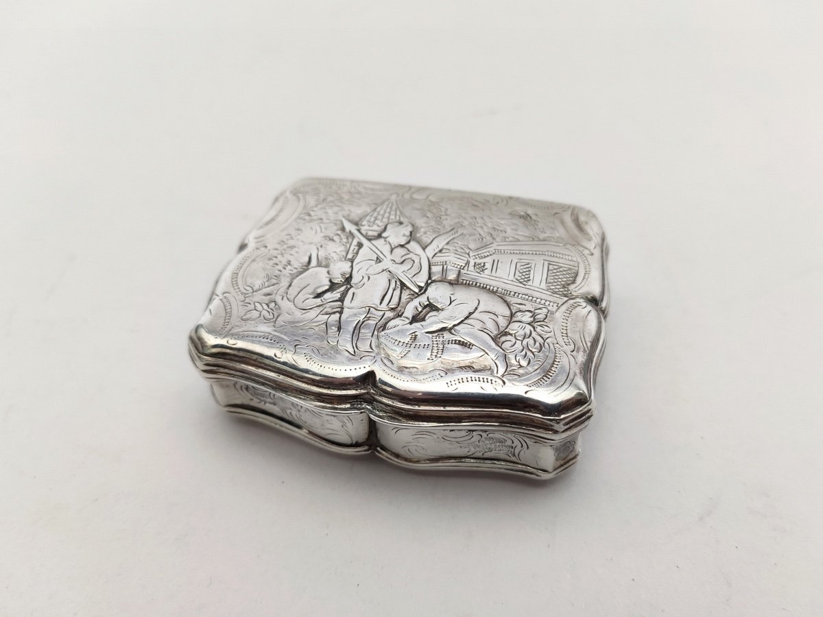  Superb 18th Century Sterling Silver Snuff Box. Rocaille Decor Louis XV Period. 18th